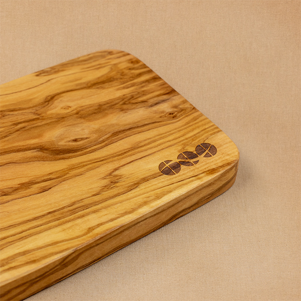 Ein graviertes Schneidebrett als Mitarbeitergeschenk